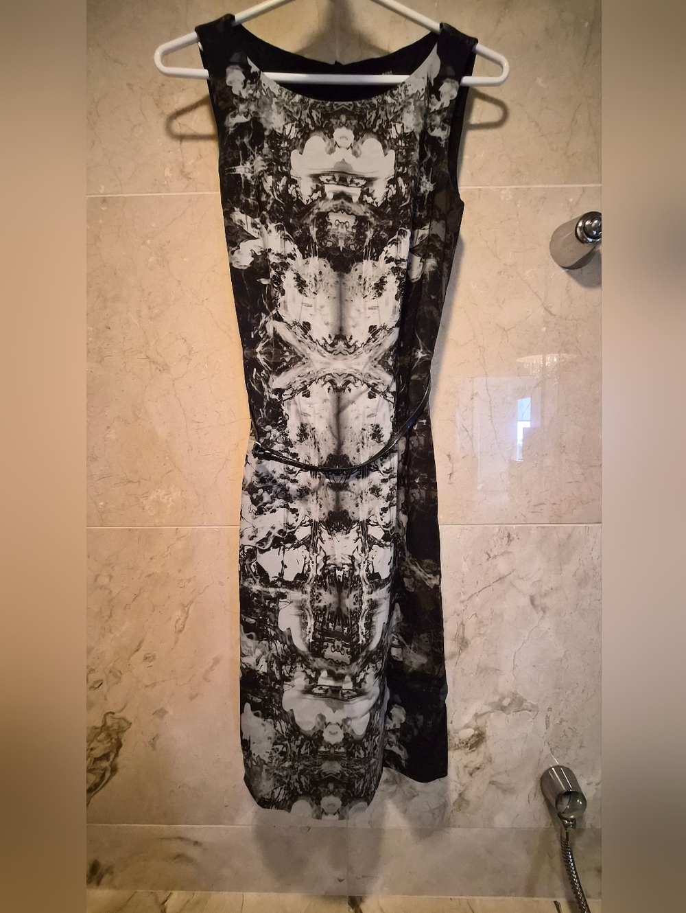 HUGO BOSS Black & White Kaleidoscope Print Sheath Dress w/ Belt